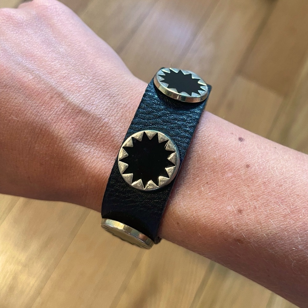 House Of Harlow Black Leather Sunburst Bracelet 35$